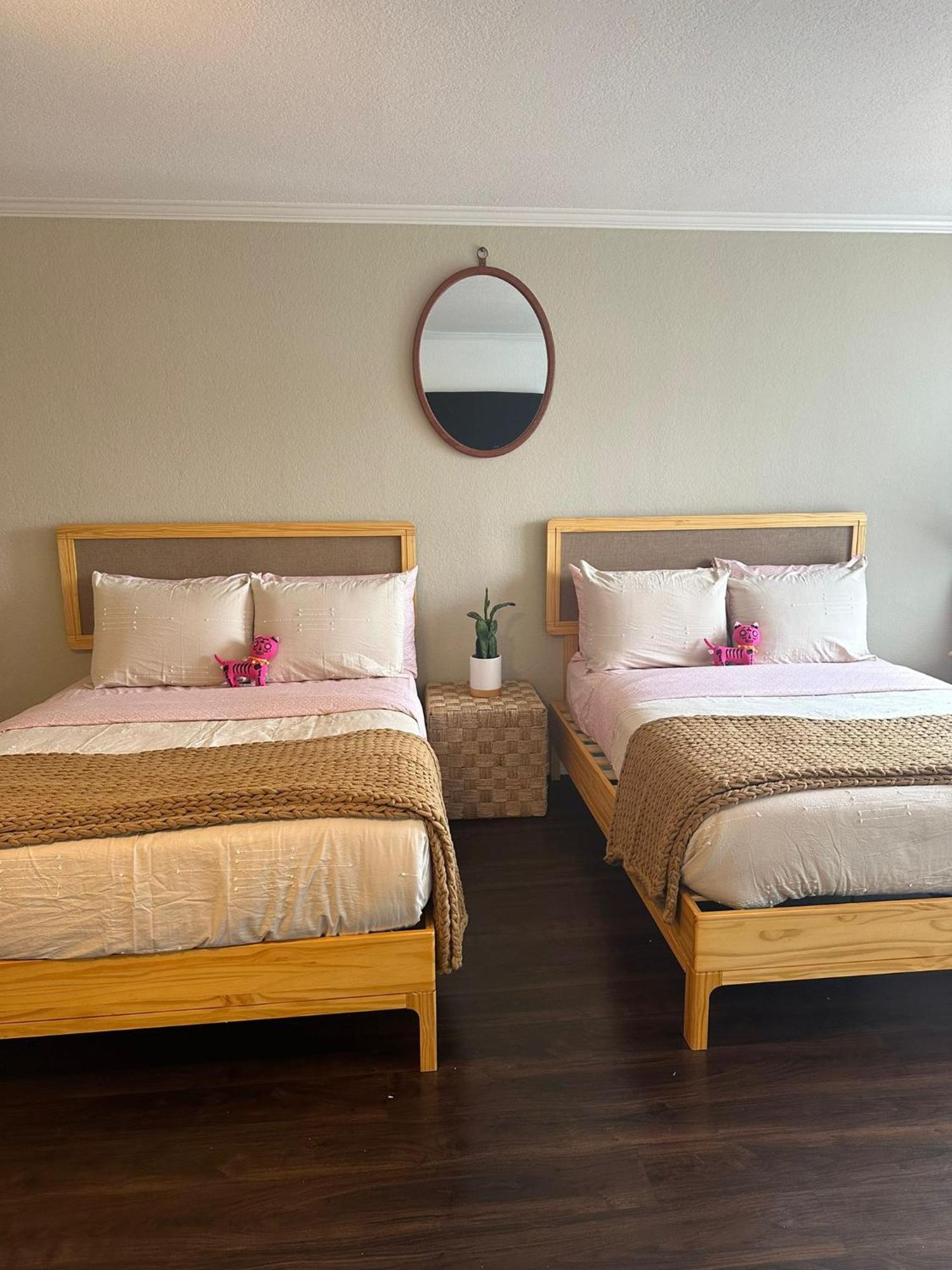 Loft Apartments At Hollywood Free Parking Close To Studios Universal Los Angeles Exteriör bild